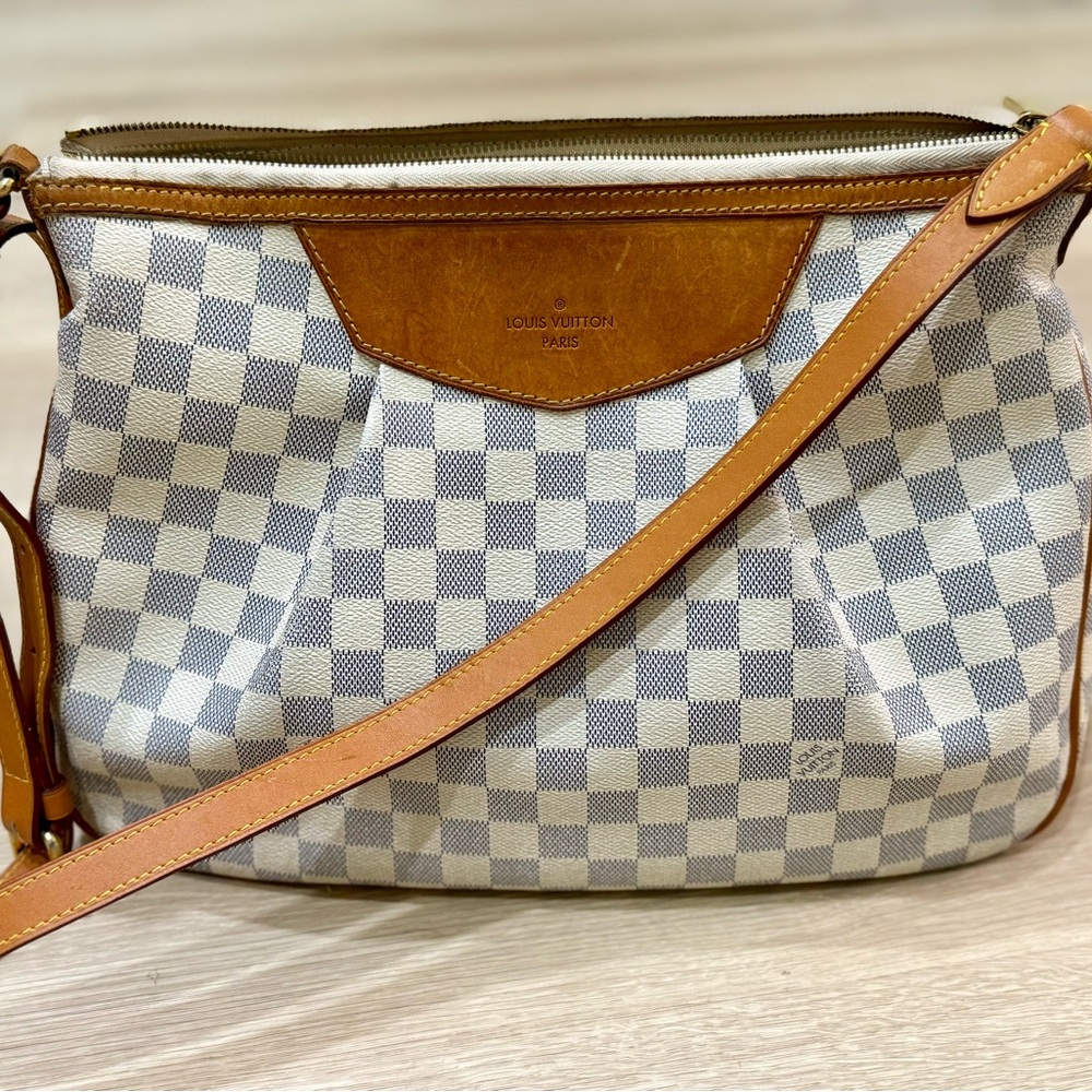 Authentic Vintage Louis Vuitton purse WITH Wallet